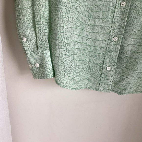 Equipment Slim Signature Silk Shirt Medium Green Crocodile Embossed - Picture 3 of 11
